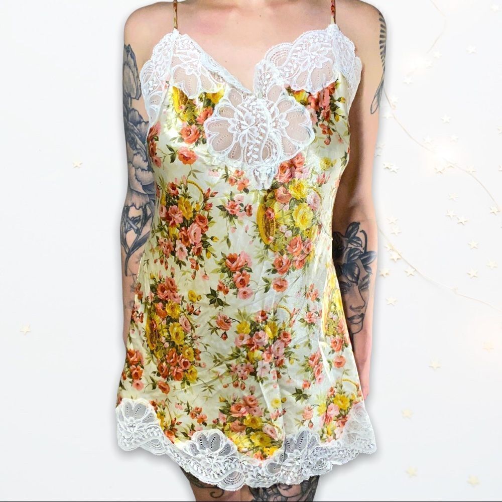 VTG Oscar De La Renta (M) Floral Satin Chemise
